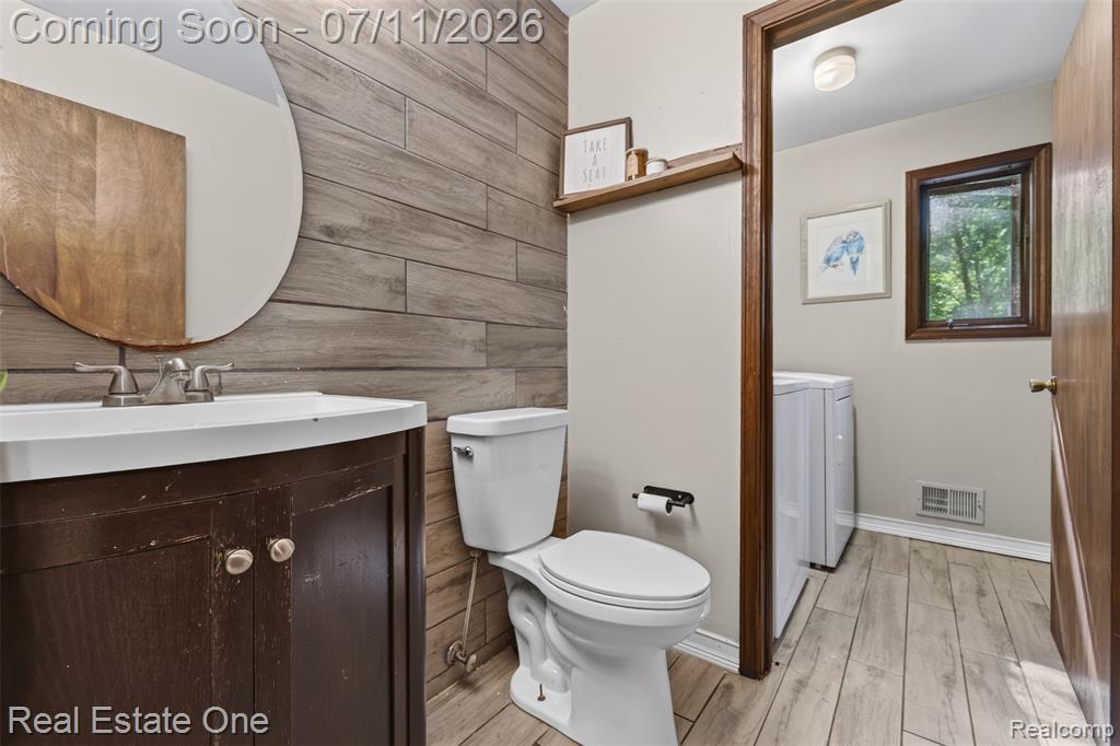 310 S Van Road, Holly, MI 48442 — Photo 25