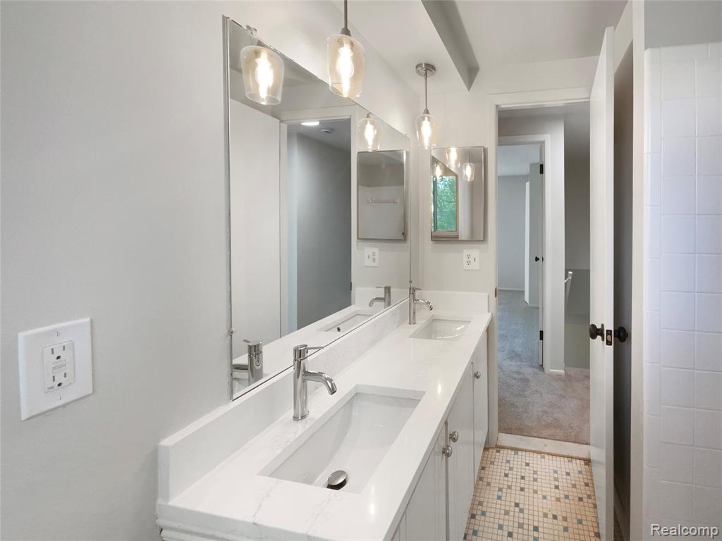 4273 Bieber Drive, Sterling Heights, MI 48310 — Photo 16