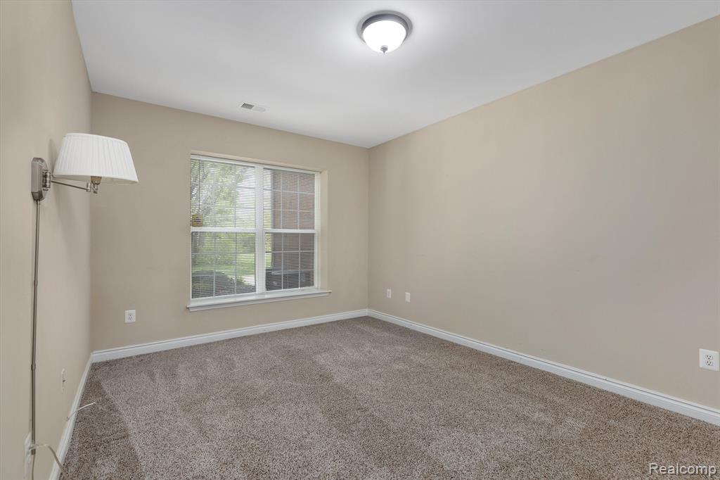 44264 PRINCETON Drive, Clinton Twp, MI 48038 — Photo 11