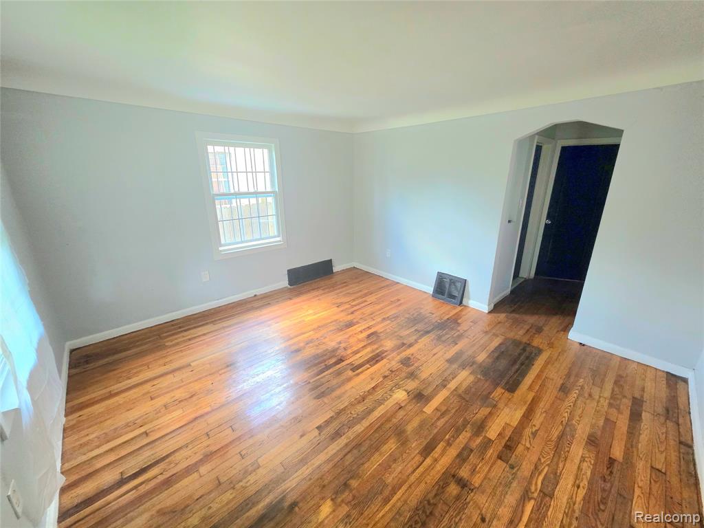 9560 Plainview Avenue, Detroit, MI 48228 — Photo 2