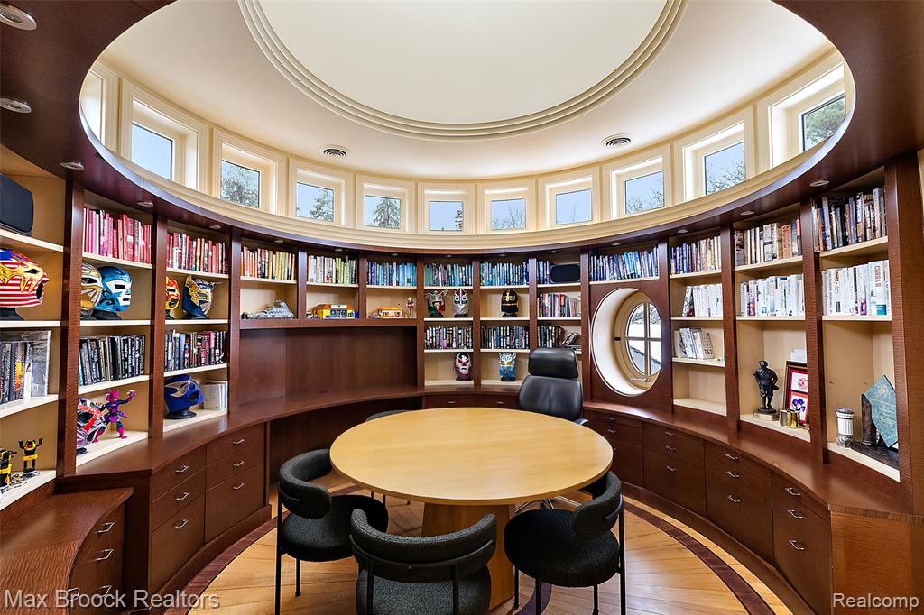 4740 Dow Ridge Road, Orchard Lake Village, MI, 48324