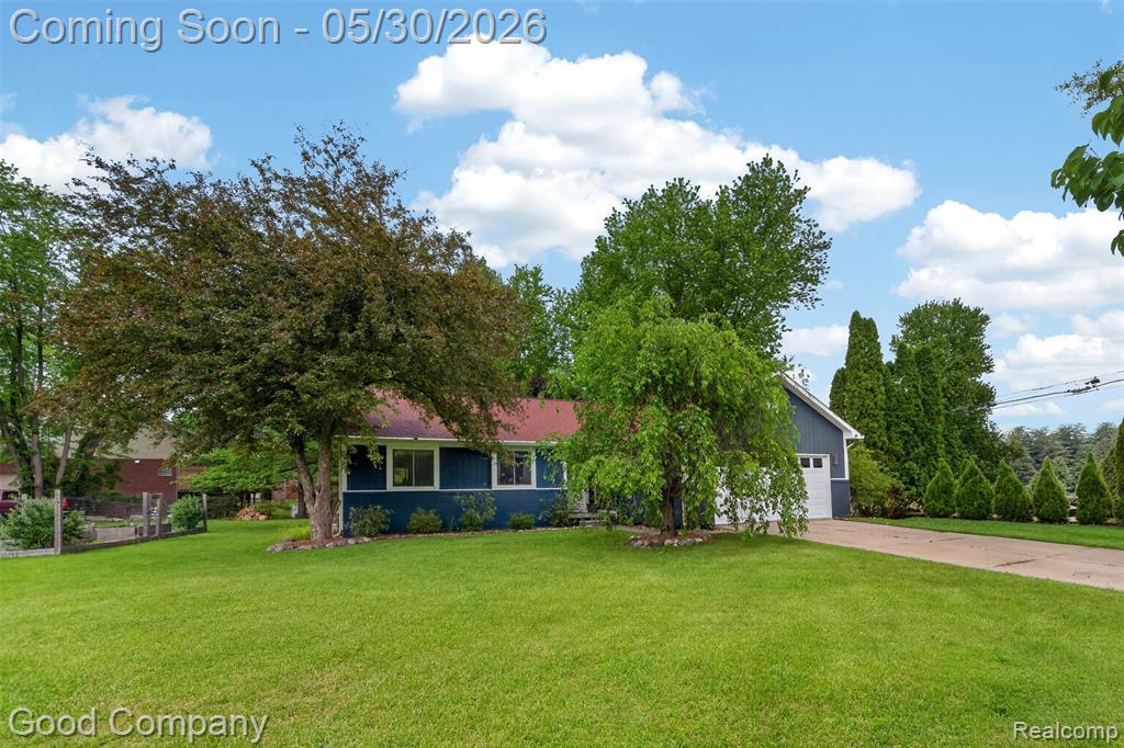933 Gallaland Avenue, Rochester Hills, MI 48307 — Photo 38