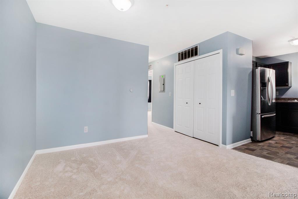 664 Lydia Lane, Pontiac, MI 48341 — Photo 3