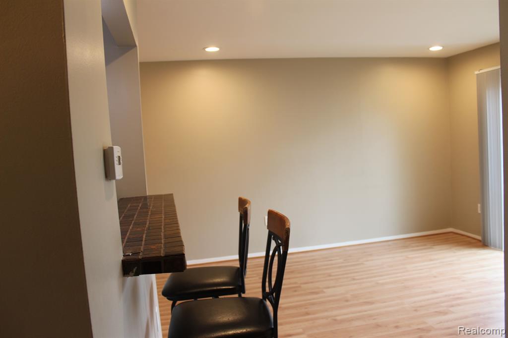 922 CHESTNUT HILL Drive, Auburn Hills, MI 48326 — Photo 7