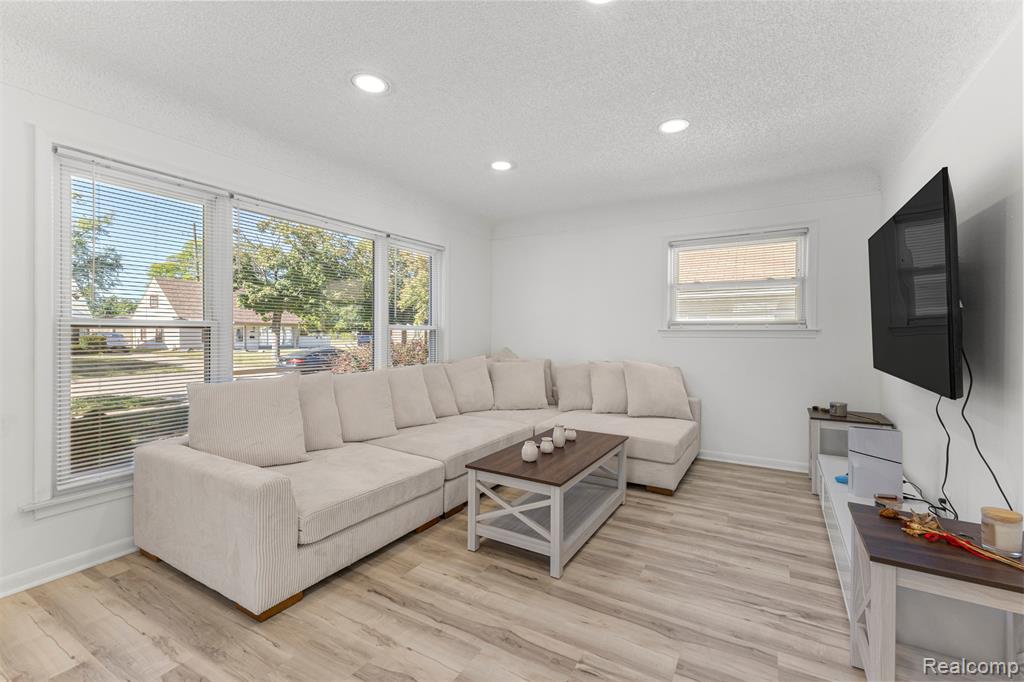 7316 Drexel Street, Dearborn Heights, MI 48127 — Photo 6