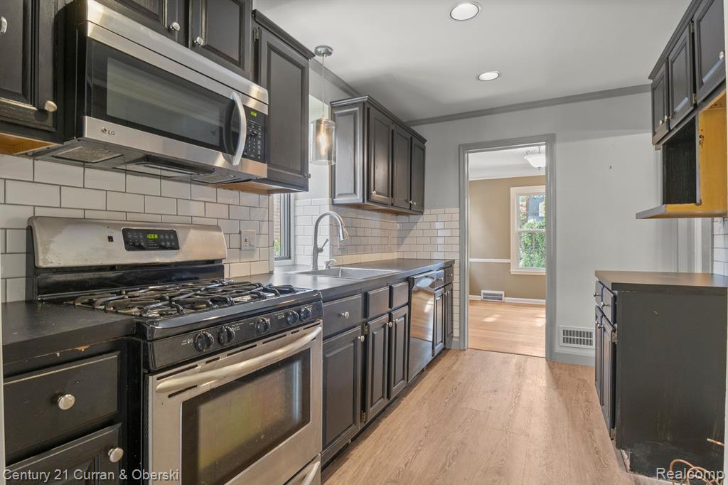 917 N MELBORN Street, Dearborn, MI 48128 — Photo 15