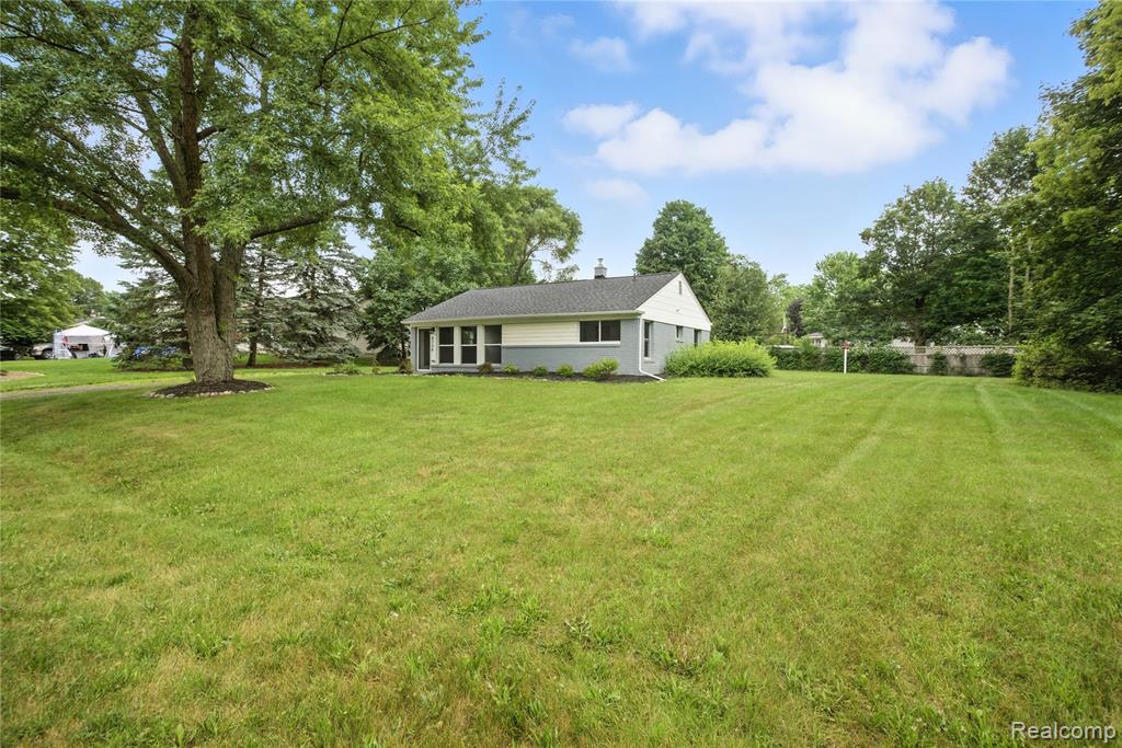 4736 Summerhill Drive, Clarkston, MI — Photo 29