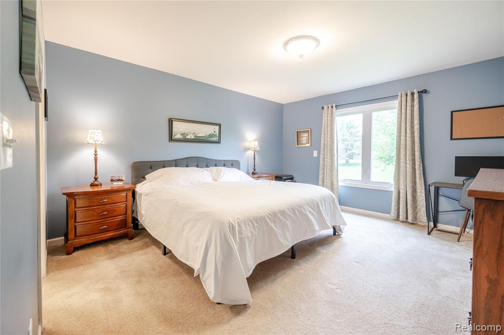 9892 Hawthorne Glen Drive, Grosse Ile, MI 48138 — Photo 17