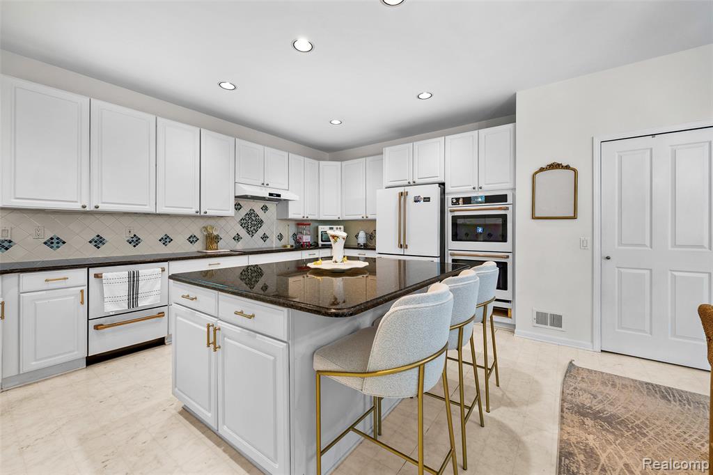 7259 Wadebridge Drive, Canton, MI 48187 — Photo 30