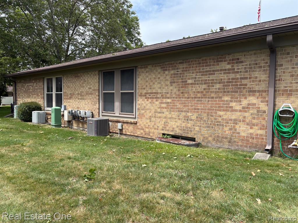 2961 Roundtree Drive, Troy, MI 48083 — Photo 6