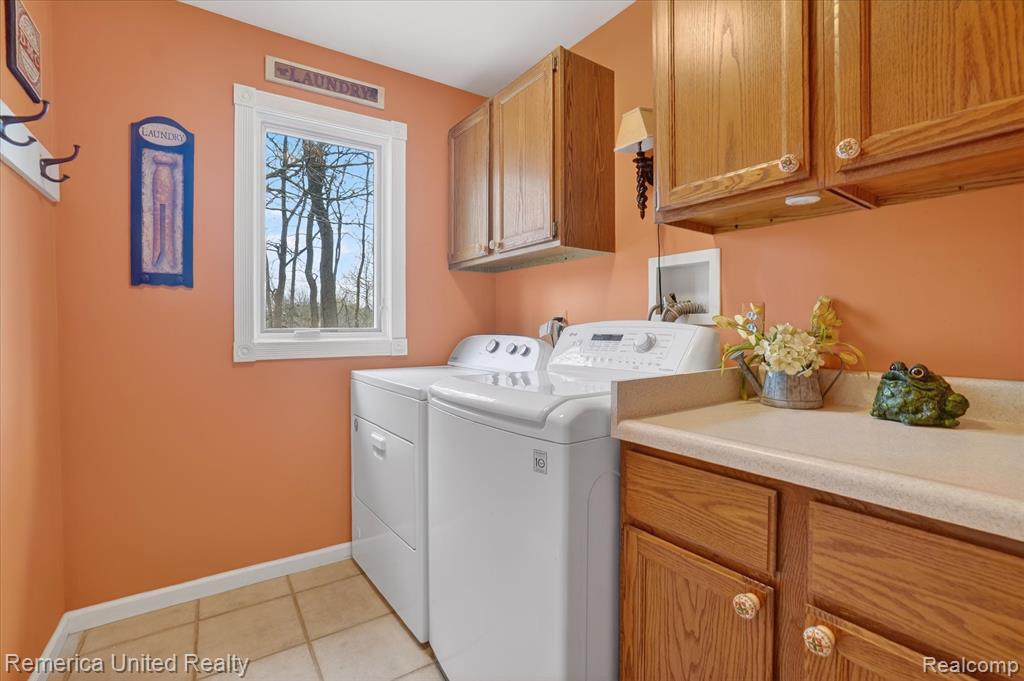 660 E Allen Road, Howell, MI 48855 — Photo 33