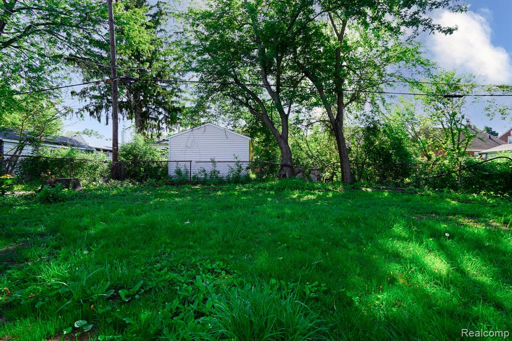 23610 Morton Street, Oak Park, MI 48237 — Photo 7