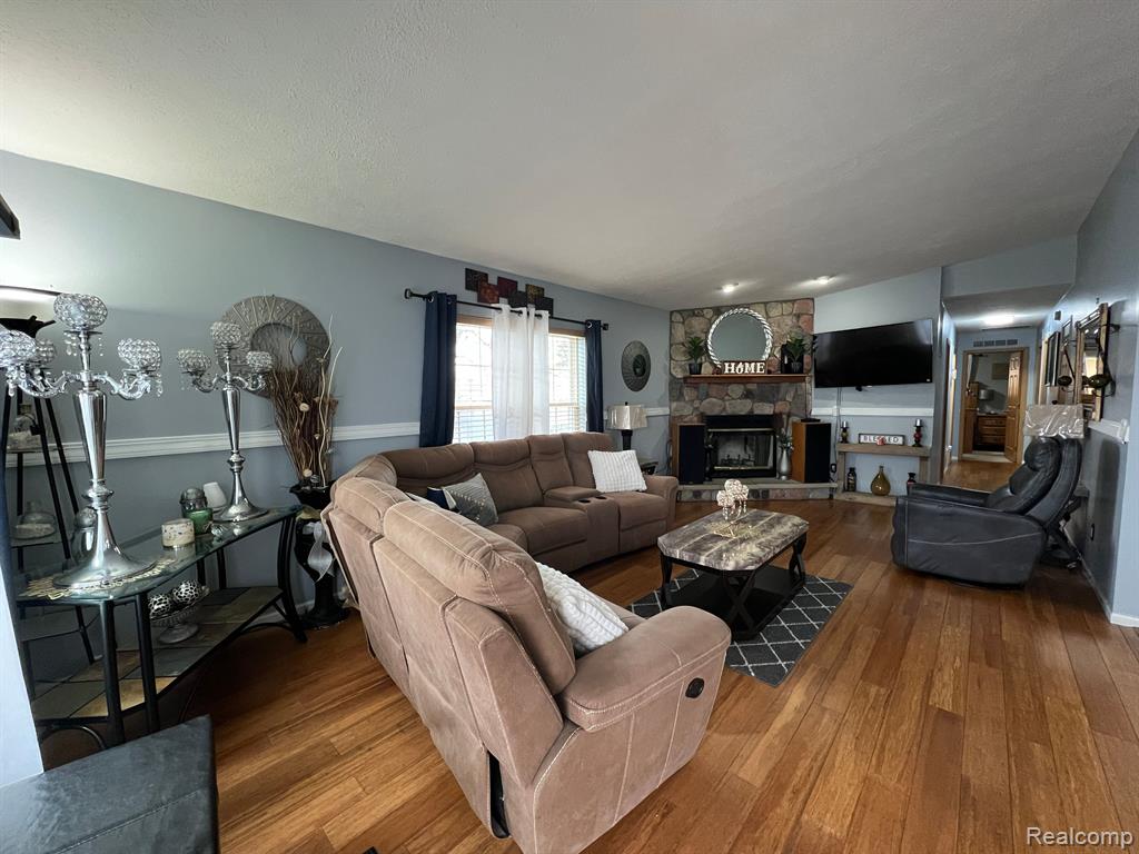 614 STIRLING Street, Pontiac, MI 48340 — Photo 6