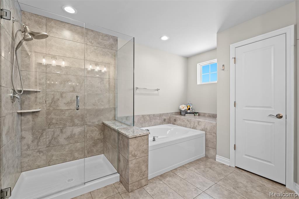 4522 Twin Beach Court, West Bloomfield, MI 48323 — Photo 20