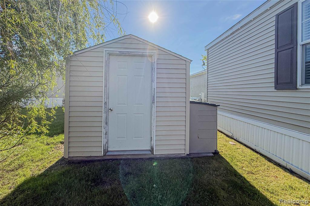 41021 Old Michigan Ave, 39 A, Canton, MI 48188 — Photo 27