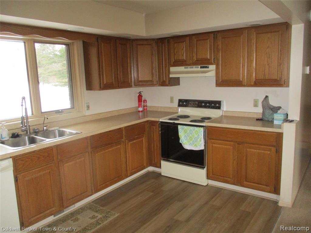 9102 Lake Crest Drive, Whitmore Lake, MI 48189 — Photo 29