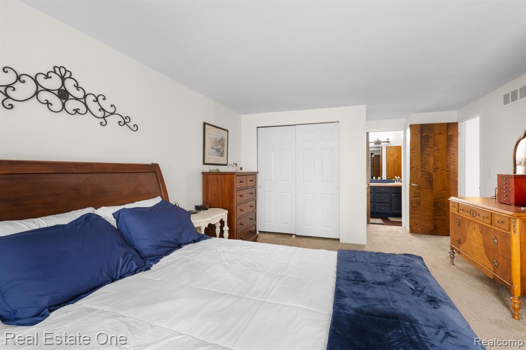 1555 S HILL Boulevard, Bloomfield Hills, MI 48304 — Photo 18