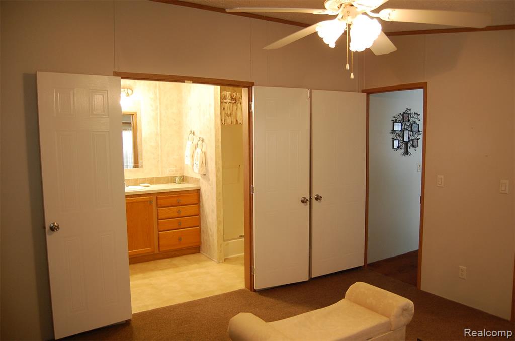 23166 Swallow, New Boston, MI 48164 — Photo 11