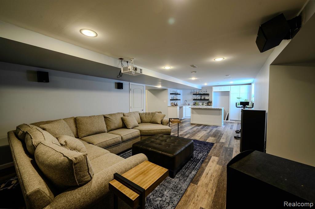 551 HUDSON Circle, South Lyon, MI 48178 — Photo 31