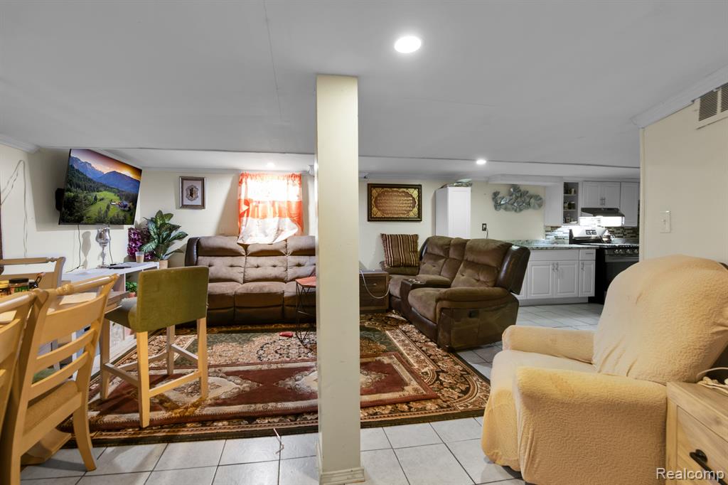 5832 APPOLINE Street, Dearborn, MI 48126 — Photo 18