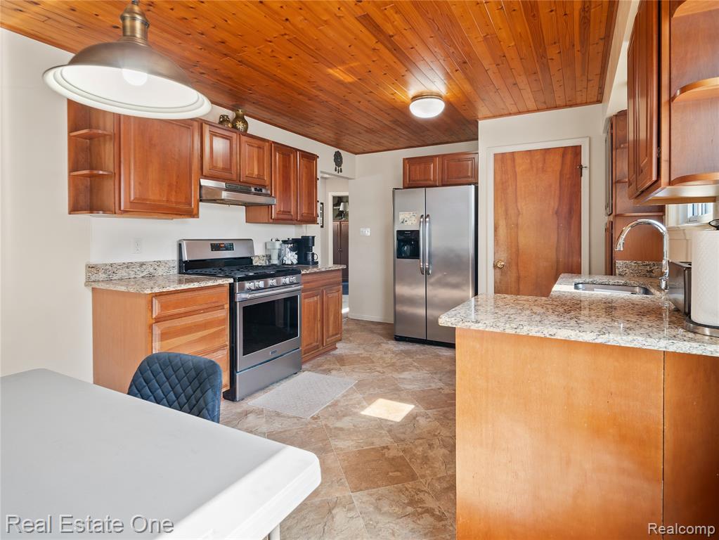 5065 Girard Drive, Pinckney, MI 48169 — Photo 9