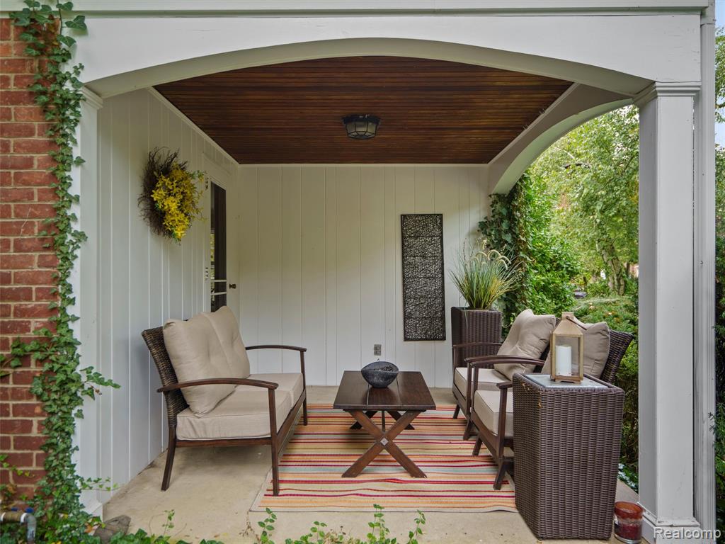 683 Lincoln Road, Grosse Pointe, MI 48230 — Photo 49