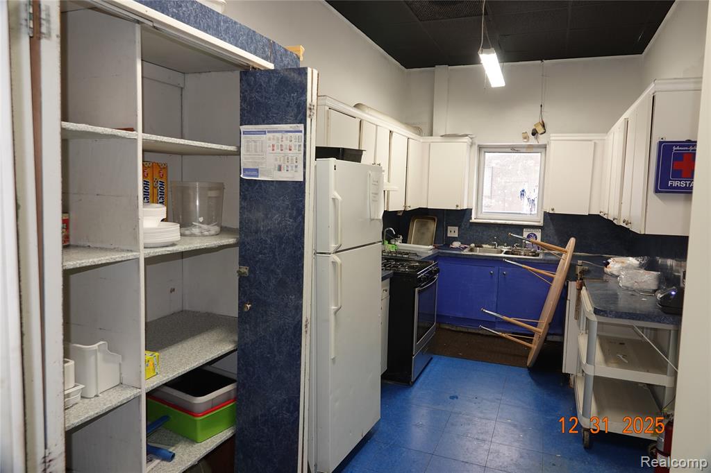 15075 Meyers Road, Detroit, MI 48227 — Photo 42