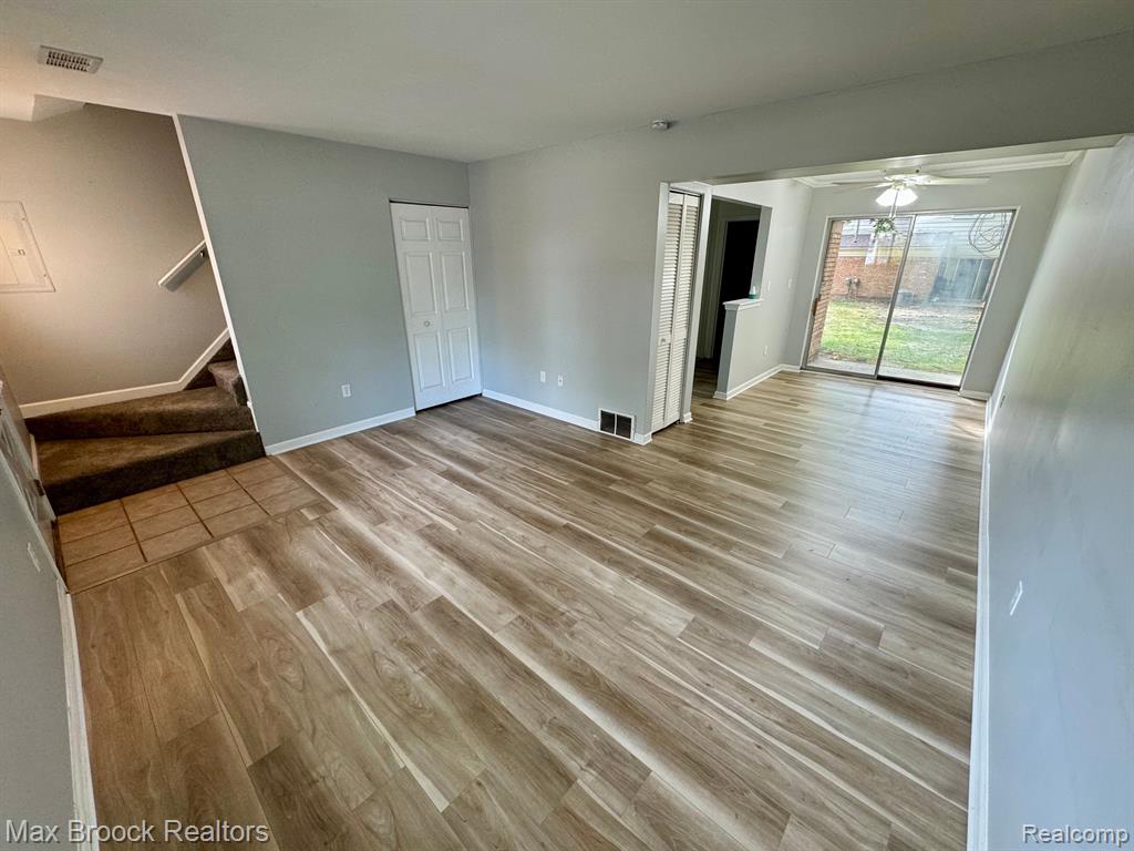 1407 LAUREL VALLEY Drive, Waterford, MI 48327 — Photo 4