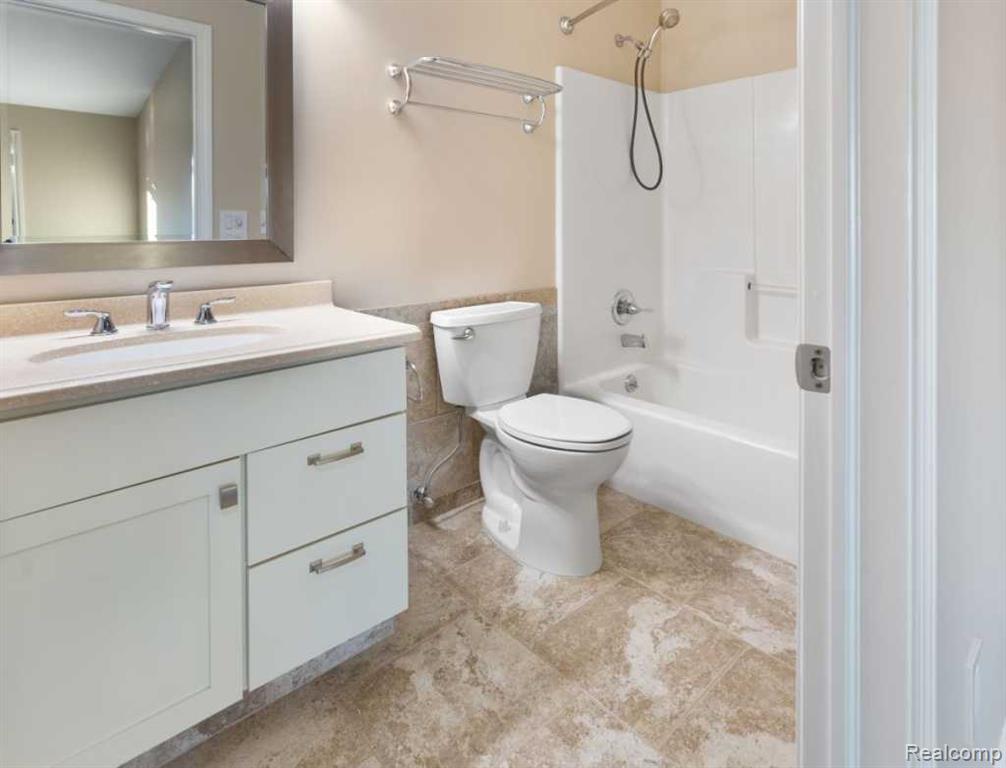 50234 Helfer Boulevard, Wixom, MI 48393 — Photo 16