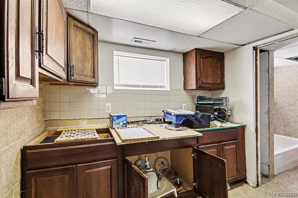 8129 Westminster Avenue, Warren, MI 48089 — Photo 24