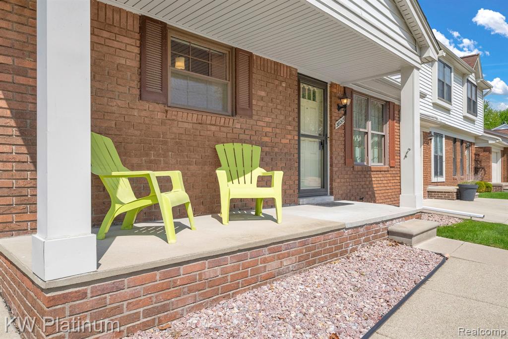 38215 Maple Forest Boulevard E, Harrison Township, MI — Photo 5