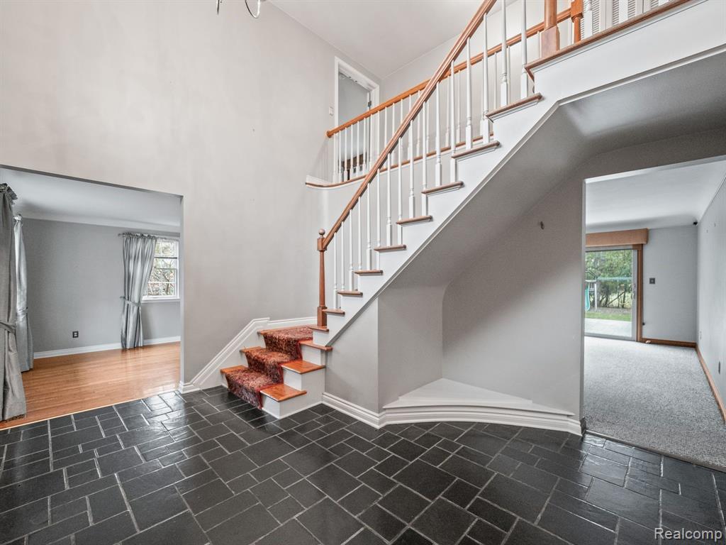 5707 WOODWIND Drive, Bloomfield Hills, MI 48301 — Photo 7