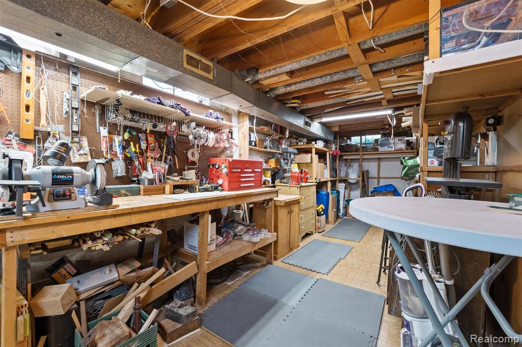 2366 Cumberland Drive, Troy, MI 48085 — Photo 30