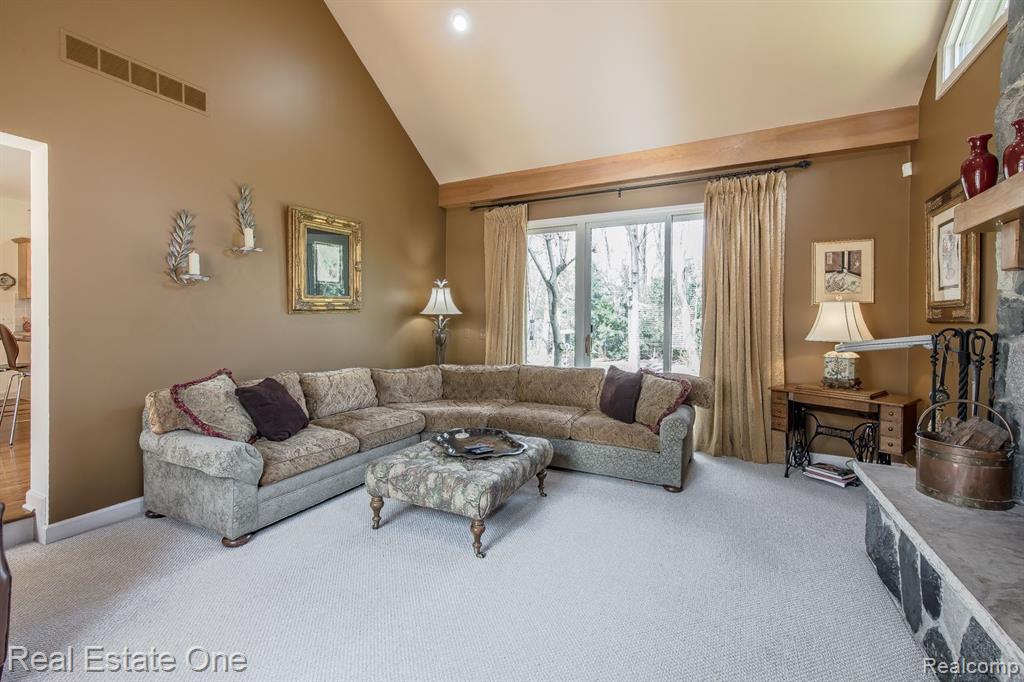 9316 LAKEBLUFF Drive, Clarkston, MI 48348 — Photo 28