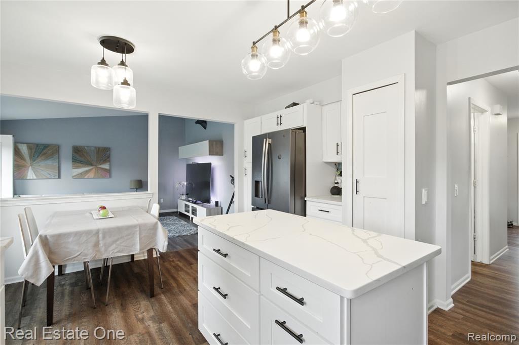 7335 Willow Oak Drive, West Bloomfield, MI 48324 — Photo 12
