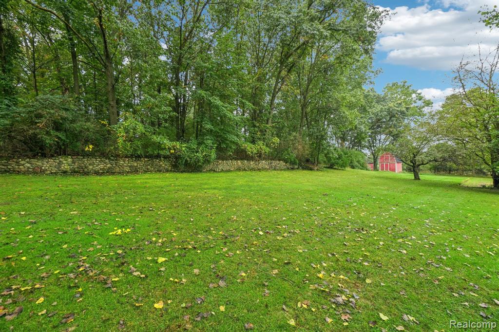 9551 Ellis Road, Clarkston, MI 48348 — Photo 44