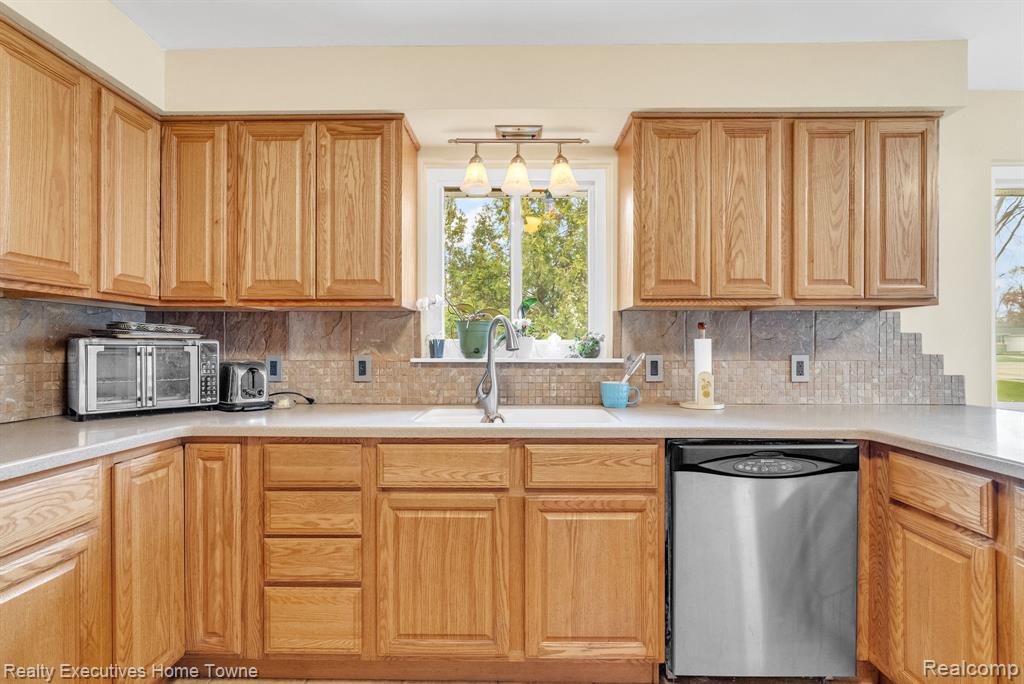 3126 Elk Street, Port Huron, MI 48060 — Photo 12
