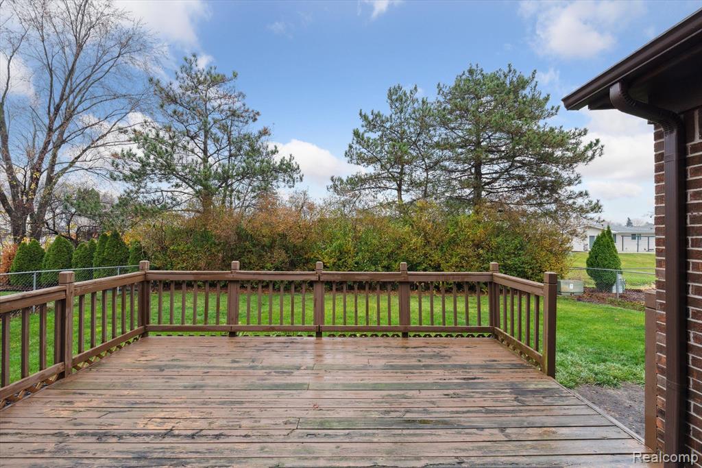 7730 CHARRINGTON Drive, Canton, MI 48187 — Photo 38
