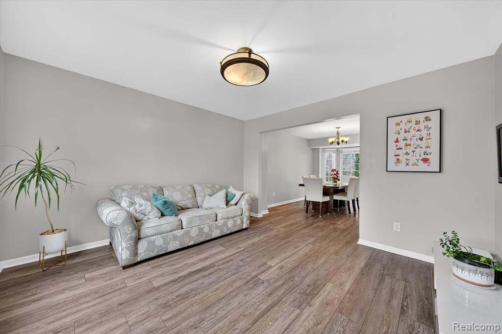 1029 White Trail, Wixom, MI 48393 — Photo 4