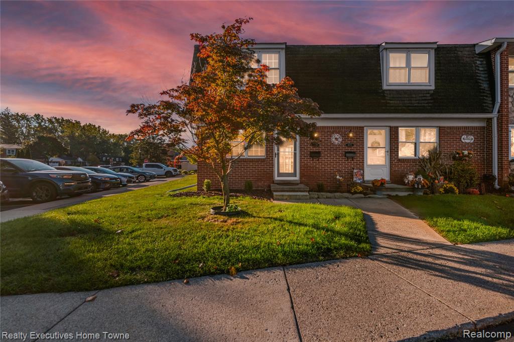 45709 Kensington, Utica, MI 48317 — Photo 3