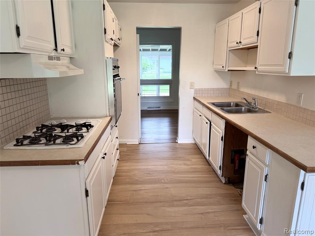 5347 Mapletree Drive, Flint, MI 48532 — Photo 4