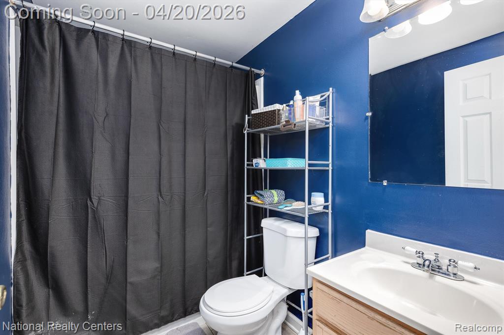 2057 W FRANKLIN Drive, Canton, MI 48187 — Photo 17