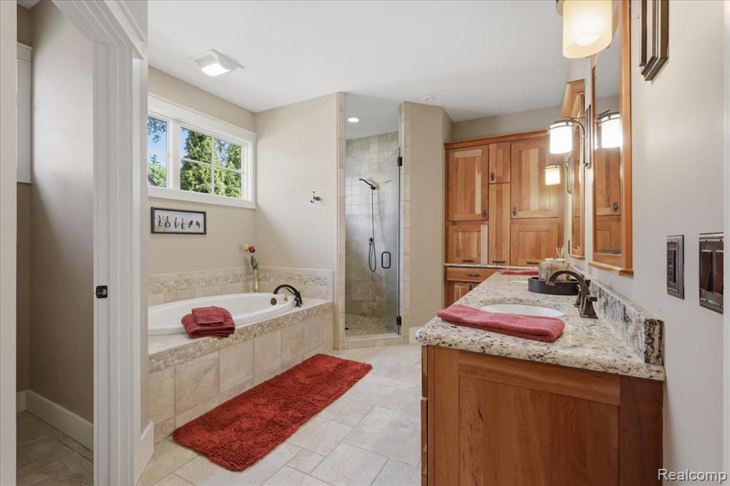 8665 Lakeview Boulevard, Clarkston, MI 48348 — Photo 29