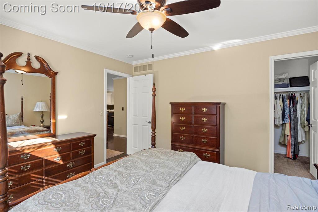 7109 Bluewater Drive, Clarkston, MI 48348 — Photo 18