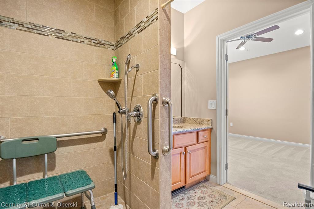 56546 CLEARSTONE Drive, Macomb, MI 48042 — Photo 32