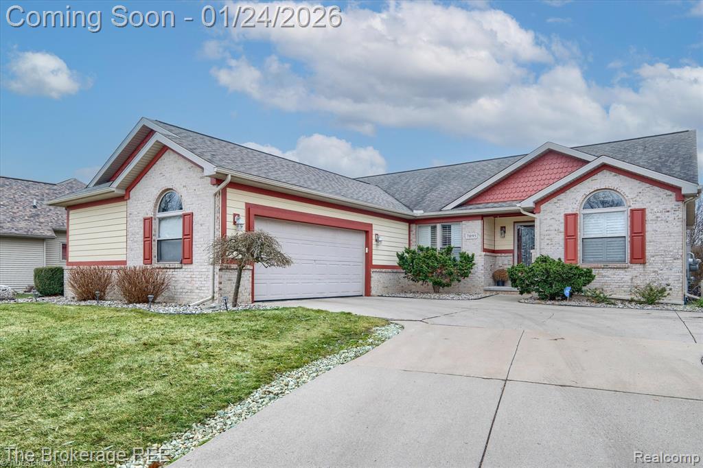 7095 Woods West Drive, Flushing, MI 48433 — front exterior