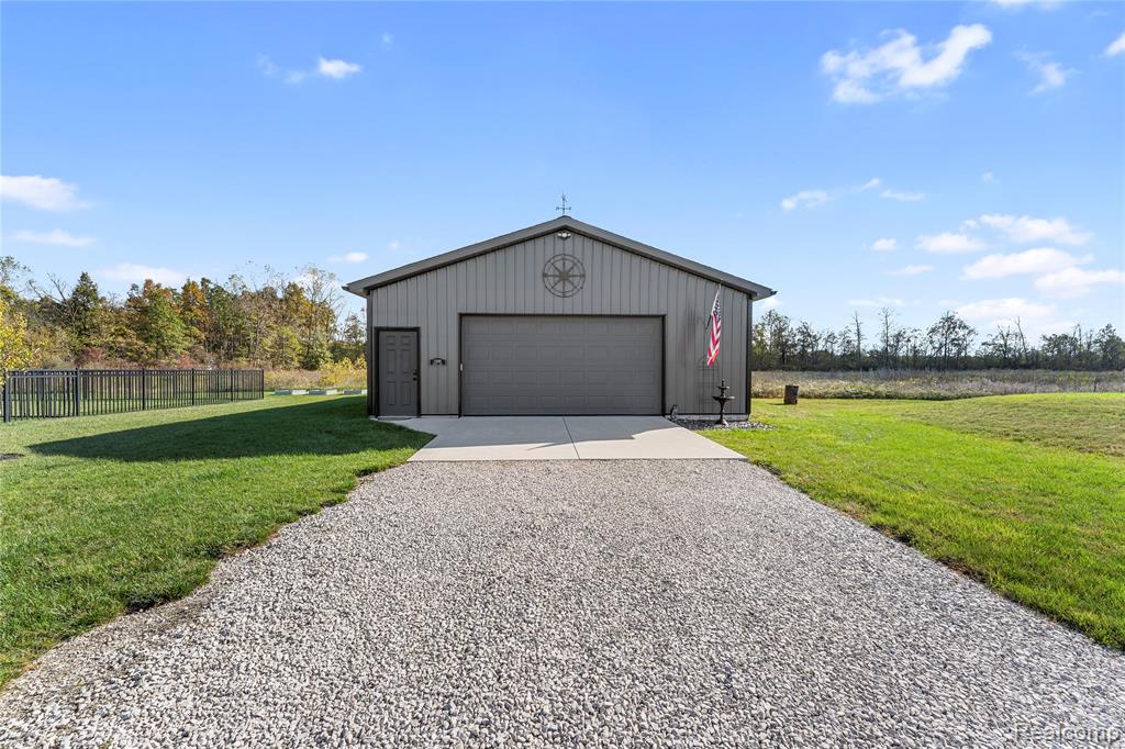 13498 Exeter Road, Carleton, MI 48117 — Photo 43