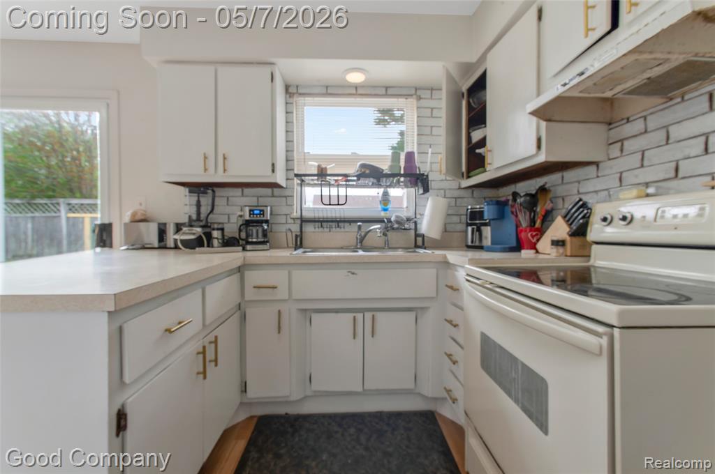9072 Chesterfield Drive, Swartz Creek, MI 48473 — Photo 11