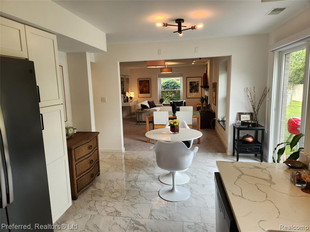 19370 W 11 Mile Road, Lathrup Village, MI 48076 — Photo 14