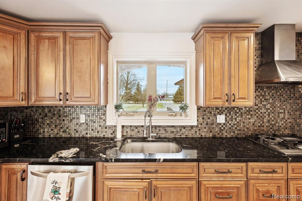 56565 10 MILE Road, South Lyon, MI 48178 — Photo 15